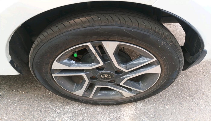 2021 Tata TIGOR XZA PLUS PETROL, Petrol, Automatic, 17,761 km, tyre