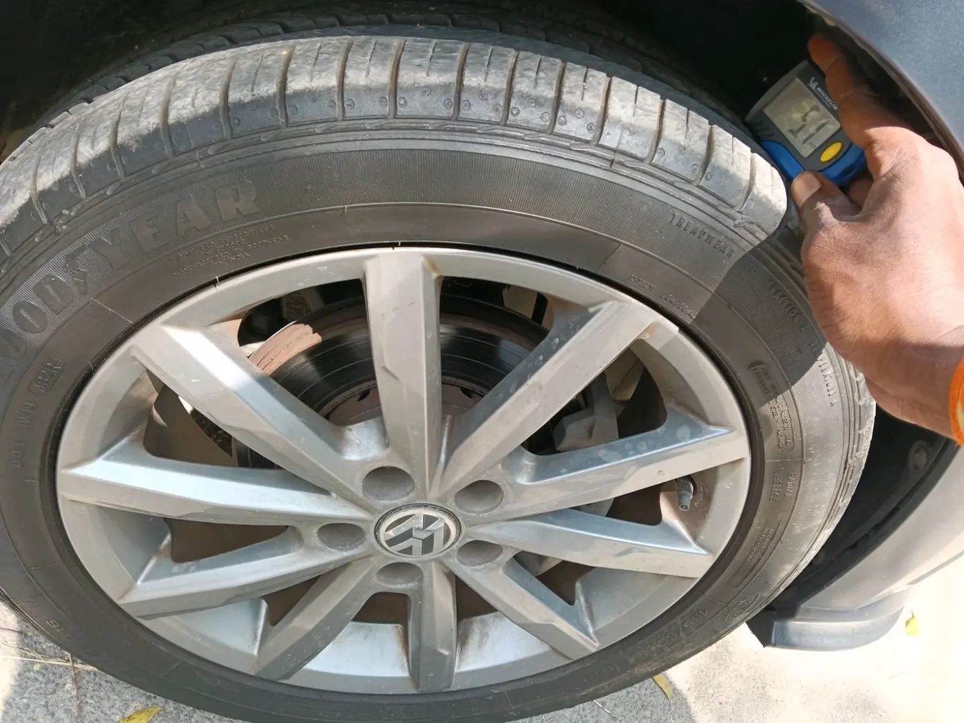 2021 Volkswagen Vento HIGHLINE PLUS 1.0L TSI AT, Petrol, Automatic, 6,761 km, tyre