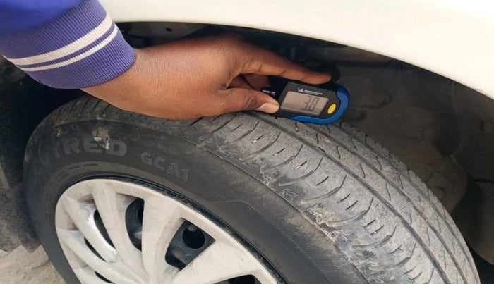 2016 Maruti Swift Dzire VDI, Diesel, Manual, 1,05,690 km, tyre