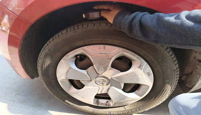 2018 Tata Tiago XT PETROL, Petrol, Manual, 74,482 km, tyre