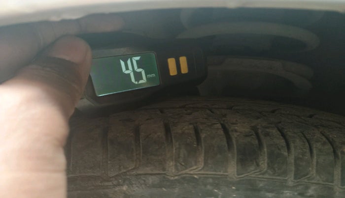 2015 Hyundai i10 MAGNA 1.1, Petrol, Manual, 43,752 km, tyre