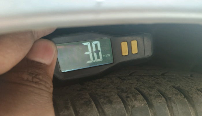 2015 Hyundai i10 MAGNA 1.1, Petrol, Manual, 43,752 km, tyre