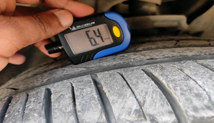 2022 Jeep MERIDIAN LIMITED 4X2 MT, Diesel, Manual, 1,20,000 km, tyre