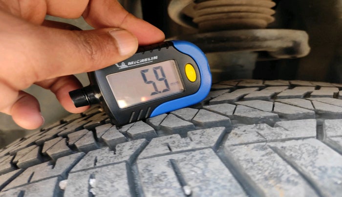 2022 Jeep MERIDIAN LIMITED 4X2 MT, Diesel, Manual, 1,20,000 km, tyre