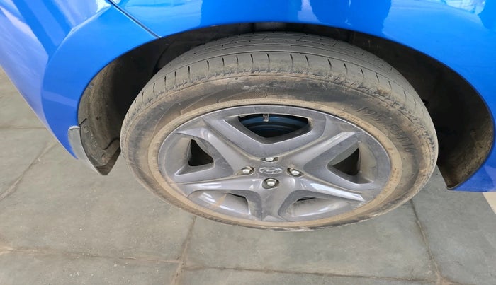 2017 Hyundai Elite i20 ASTA 1.4 CRDI, Diesel, Manual, 1,40,949 km, tyre