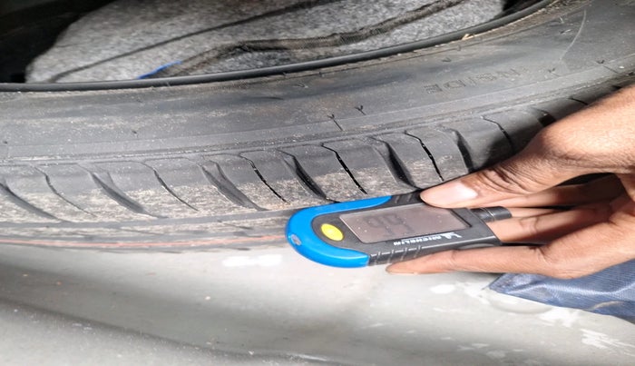 2018 Hyundai Verna 1.6 VTVT SX, Petrol, Manual, 40,303 km, tyre