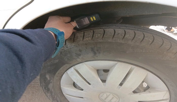 2014 Maruti Alto 800 LXI, Petrol, Manual, 44,107 km, tyre