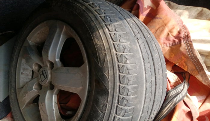 2010 Honda City 1.5L I-VTEC V MT, Petrol, Manual, 1,21,036 km, tyre