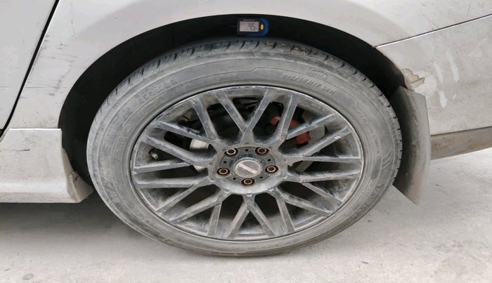 2012 Renault Fluence 1.5 E2, Diesel, Manual, 1,16,090 km, tyre