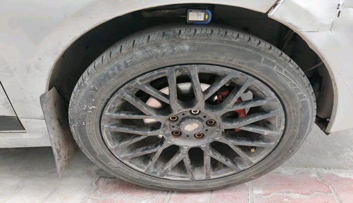 2012 Renault Fluence 1.5 E2, Diesel, Manual, 1,16,090 km, tyre