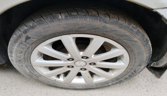 2010 Maruti SX4 ZXI, Petrol, Manual, 77,766 km, tyre