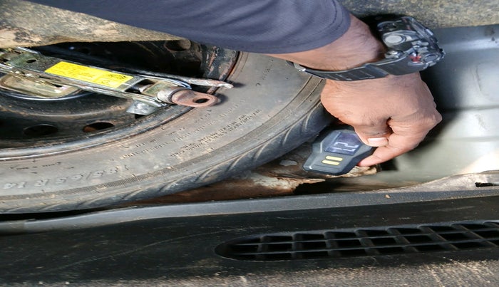 2013 Hyundai i20 SPORTZ 1.4 CRDI, Diesel, Manual, 97,344 km, tyre