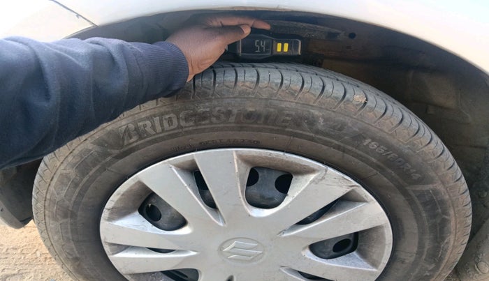 2015 Maruti Swift Dzire VXI, Petrol, Manual, 79,652 km, tyre