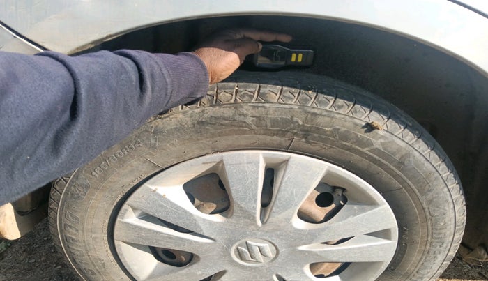 2015 Maruti Swift Dzire VXI, Petrol, Manual, 79,652 km, tyre