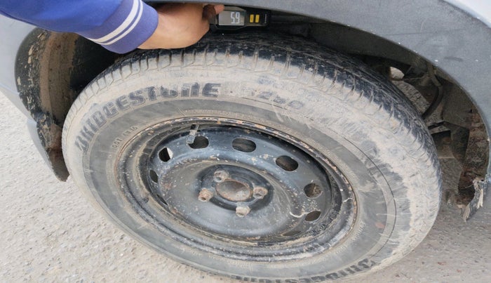 2016 Mahindra Kuv100 K4 D 5 STR, Diesel, Manual, 25,476 km, tyre