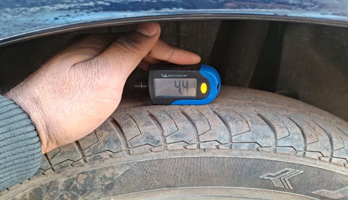 2022 Maruti Swift LXI, Petrol, Manual, 24,813 km, tyre