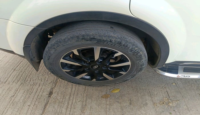 2021 Mahindra XUV500 W11, Diesel, Manual, 49,224 km, tyre