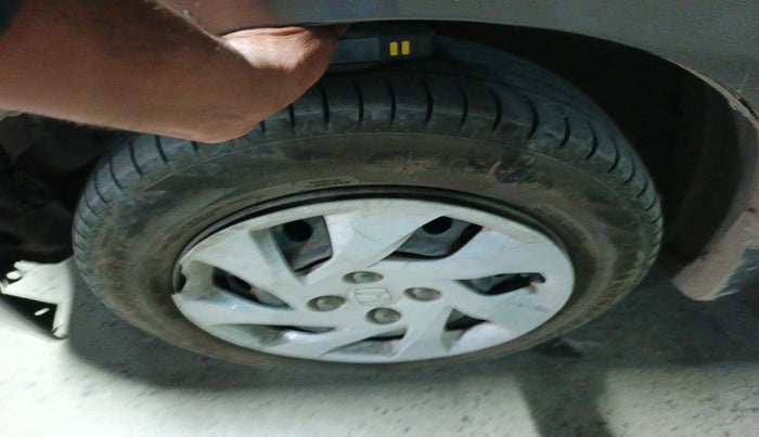 2015 Honda Amaze 1.5L I-DTEC SX, Diesel, Manual, 1,49,525 km, tyre