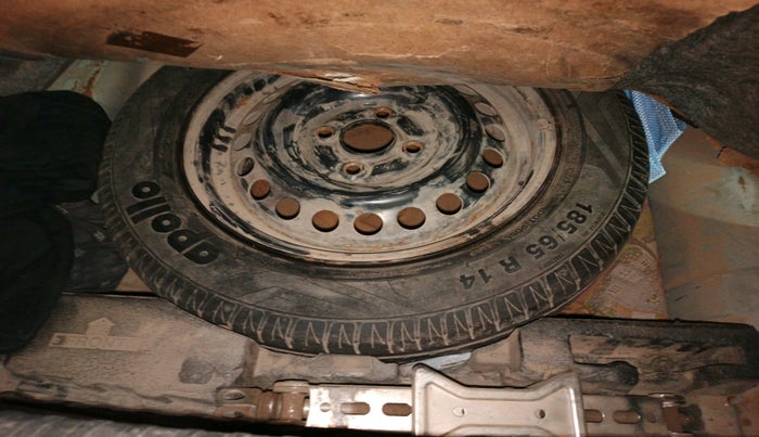 2015 Honda Amaze 1.5L I-DTEC SX, Diesel, Manual, 1,49,525 km, tyre