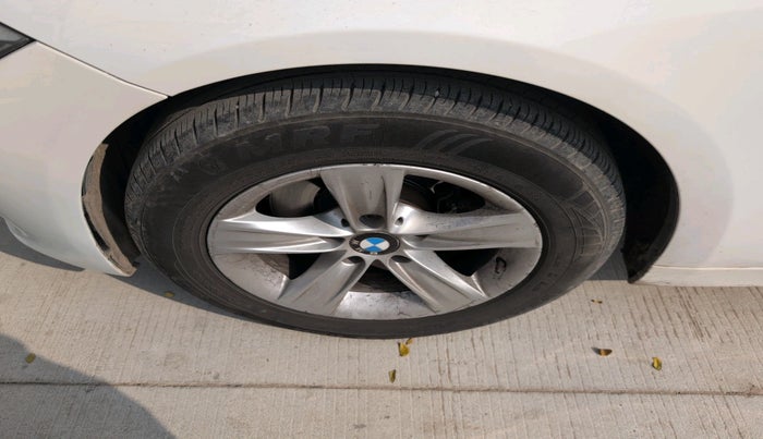 2013 BMW 3 Series 320d, Diesel, Automatic, 1,05,017 km, tyre