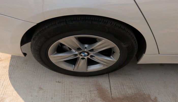 2013 BMW 3 Series 320d, Diesel, Automatic, 1,05,017 km, tyre