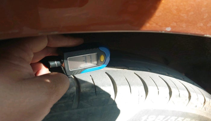 2017 Maruti Baleno ALPHA PETROL 1.2, Petrol, Manual, 1,44,244 km, tyre