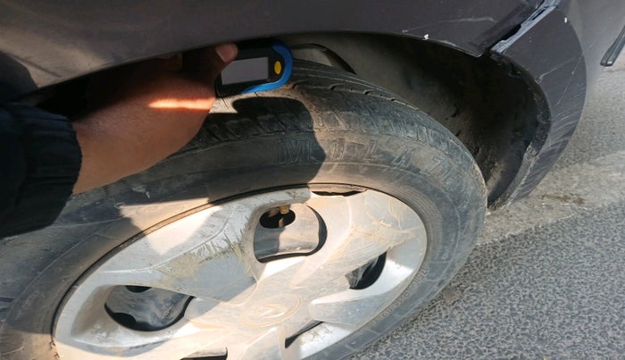 2017 Tata Tiago XTA PETROL, Petrol, Automatic, 57,390 km, tyre