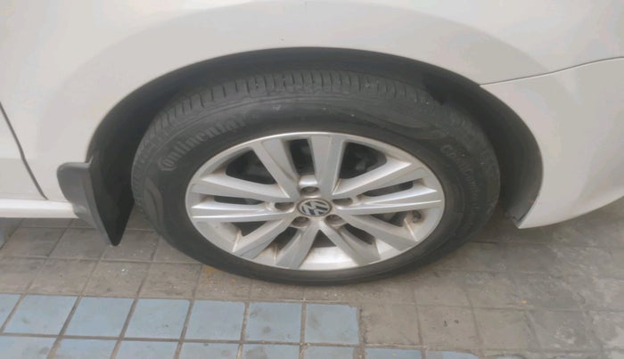 2013 Volkswagen Polo GT TSI AT, Petrol, Automatic, 74,856 km, tyre