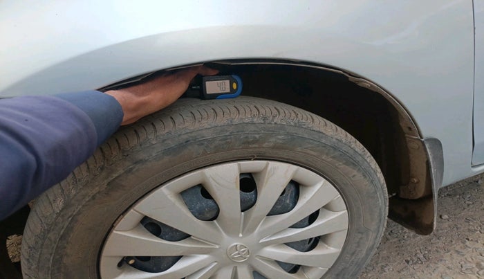 2011 Toyota Etios G, Petrol, Manual, 90,114 km, tyre