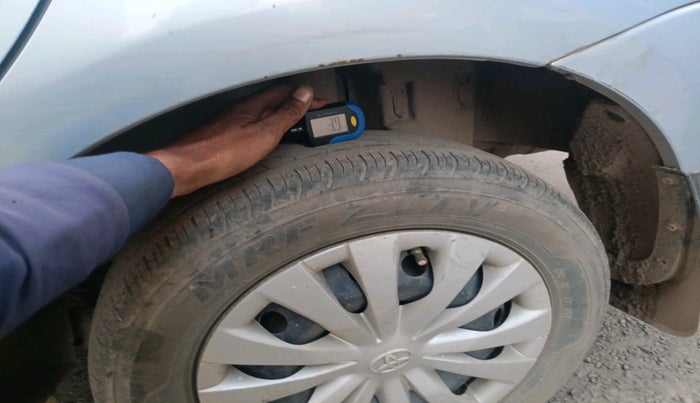 2011 Toyota Etios G, Petrol, Manual, 90,114 km, tyre