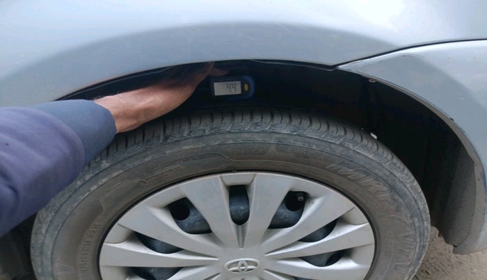 2011 Toyota Etios G, Petrol, Manual, 90,114 km, tyre