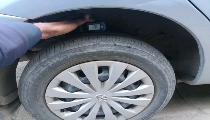 2011 Toyota Etios G, Petrol, Manual, 90,114 km, tyre