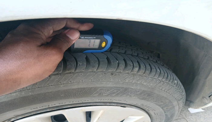 2013 Maruti Swift VXI, Petrol, Manual, 1,18,527 km, tyre