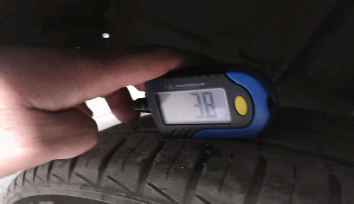 2019 Renault Kwid RXL, Petrol, Manual, 51,392 km, tyre