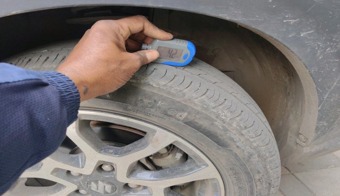 2022 Maruti XL6 ZETA AT, Petrol, Automatic, 26,441 km, tyre