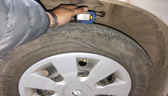 2013 Maruti Wagon R 1.0 LXI CNG, Petrol, Manual, 88,461 km, tyre