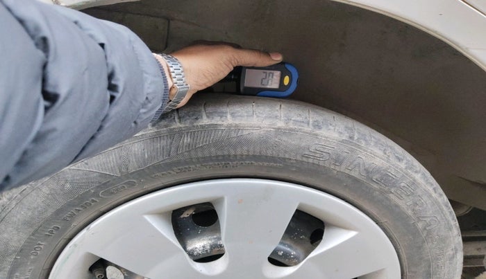 2013 Maruti Wagon R 1.0 LXI CNG, Petrol, Manual, 88,461 km, tyre