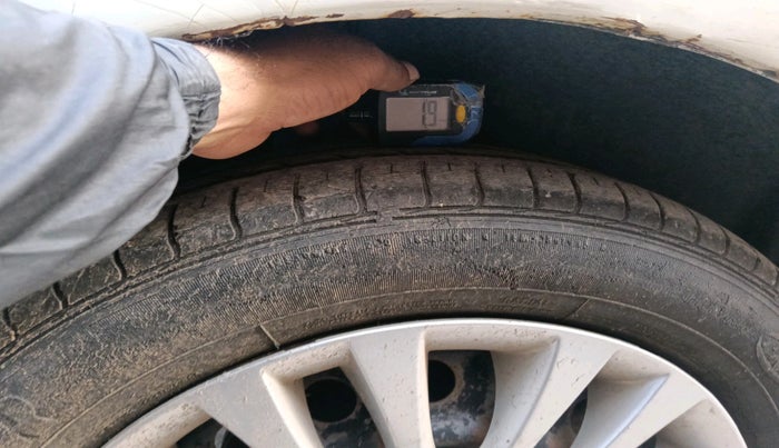 2010 Maruti Swift VXI, Petrol, Manual, 84,583 km, tyre