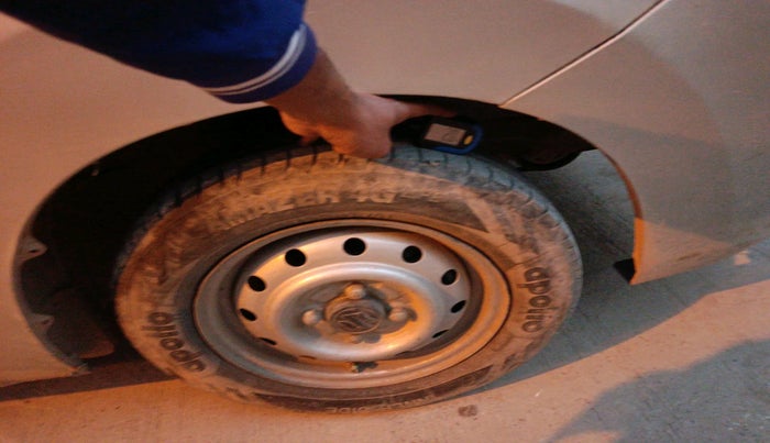 2013 Maruti Wagon R 1.0 LXI CNG, Petrol, Manual, 33,982 km, tyre