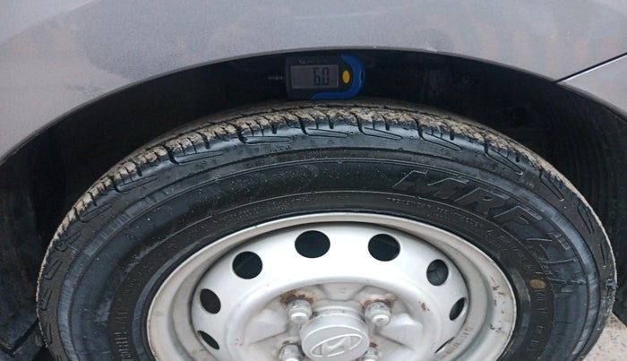 2013 Hyundai Eon ERA +, Petrol, Manual, 63,140 km, tyre