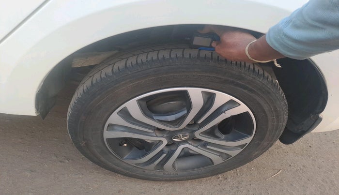 2022 Tata TIGOR XZ PLUS CNG, Petrol, Manual, 17,429 km, tyre