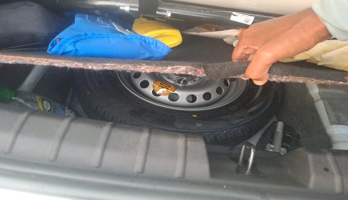 2022 Tata TIGOR XZ PLUS CNG, Petrol, Manual, 17,429 km, tyre