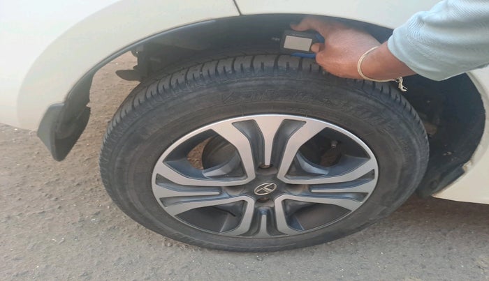 2022 Tata TIGOR XZ PLUS CNG, Petrol, Manual, 17,429 km, tyre