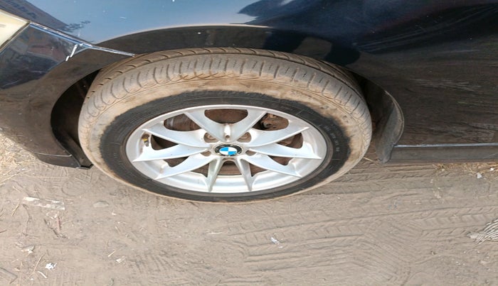 2010 BMW 3 Series 320I, Petrol, Automatic, 30,549 km, tyre