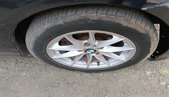 2010 BMW 3 Series 320I, Petrol, Automatic, 30,549 km, tyre