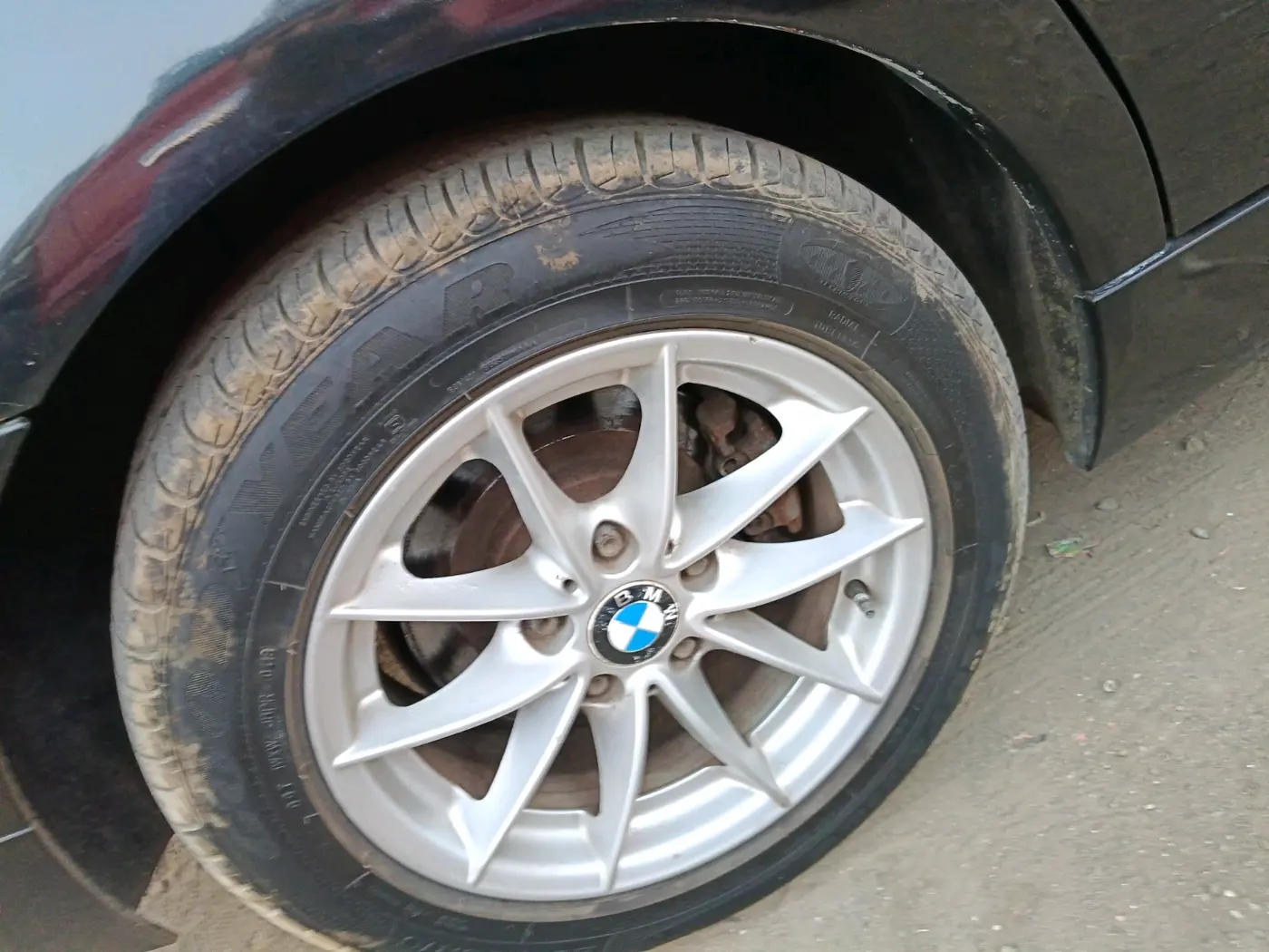 2010 BMW 3 Series 320I, Petrol, Automatic, 30,549 km, tyre