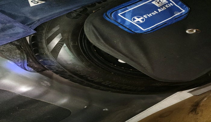 2015 Hyundai Grand i10 ASTA 1.2 KAPPA VTVT, Petrol, Manual, 97,924 km, tyre