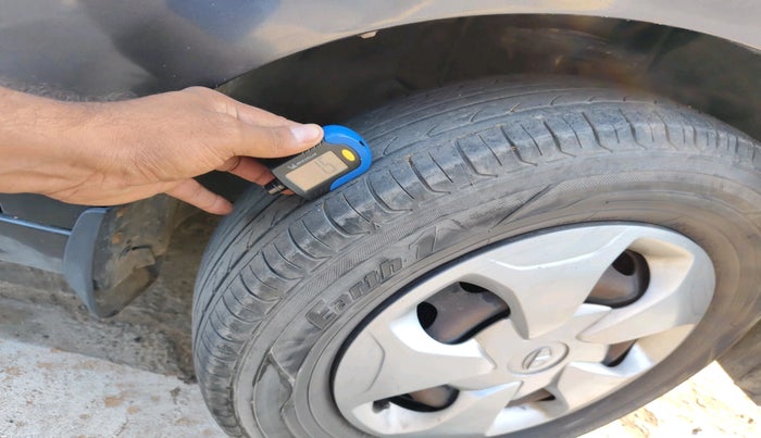 2021 Tata Tiago XT (O) PETROL, Petrol, Manual, 1,36,936 km, tyre