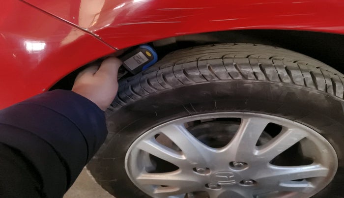 2015 Honda Brio VX MT, Petrol, Manual, 93,309 km, tyre