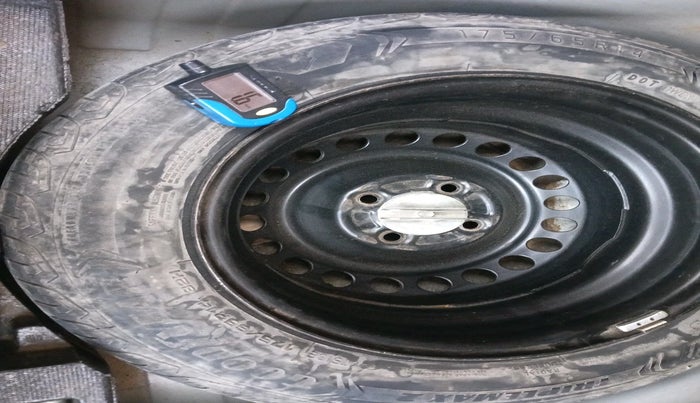 2017 Honda Amaze 1.5L I-DTEC VX, Diesel, Manual, 99,793 km, tyre